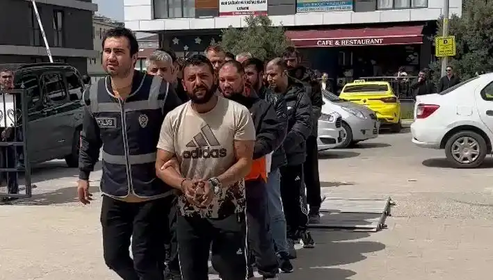 Edirne'de Eş Zamanlı Operasyon: Yedi Firari Tek Nefeste Yakalandı