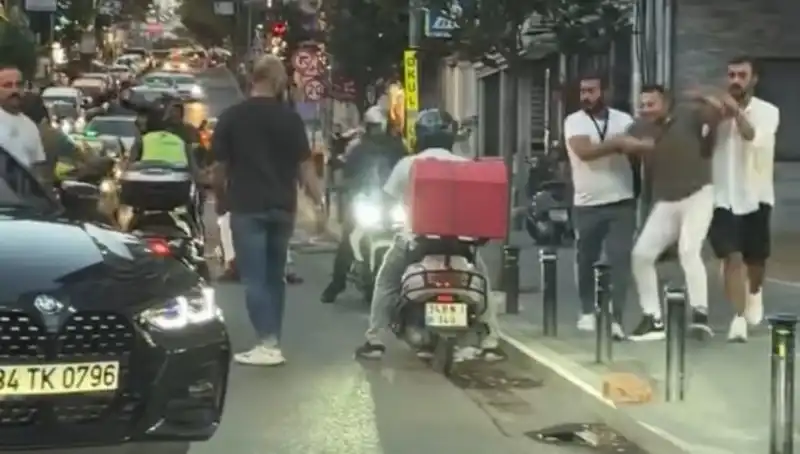 Nişantaşı’nda Trafik Kavgası: Sopayla Kadına Saldırı Şok Etti