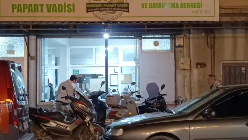 Lokalde Bıçaklı Kavga: Neler Oldu, Bir Kişi Ağır Yaralı