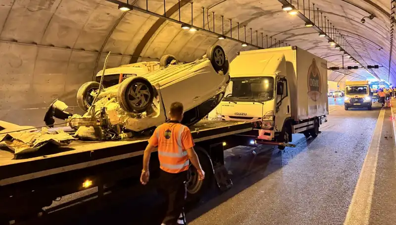 Kuzey Marmara Otoyolu'nda Otomobil ve Kamyonet Kaza Yaptı: Detaylar Ortaya Çıktı