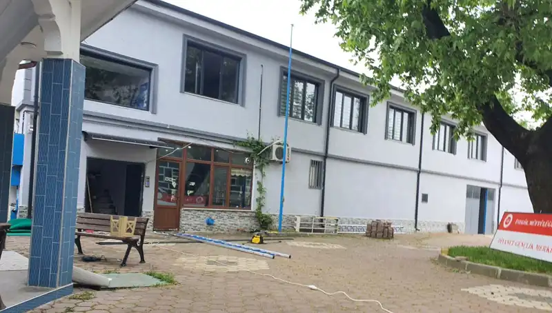 3 Metreden Düşen İşçi, Tabela Takarken Hayatını Kaybetti