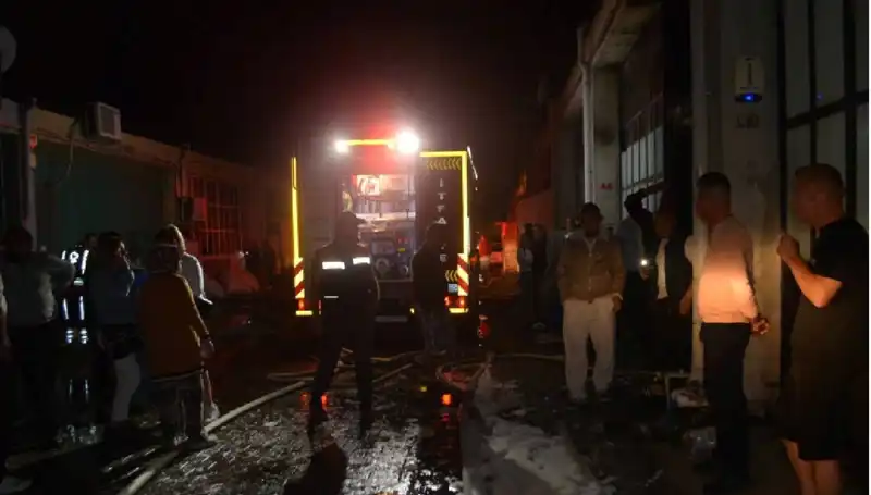 Gözlük Fabrikasında Çıkan Yangın, Şans Eseri Büyümeden Önlenebildi