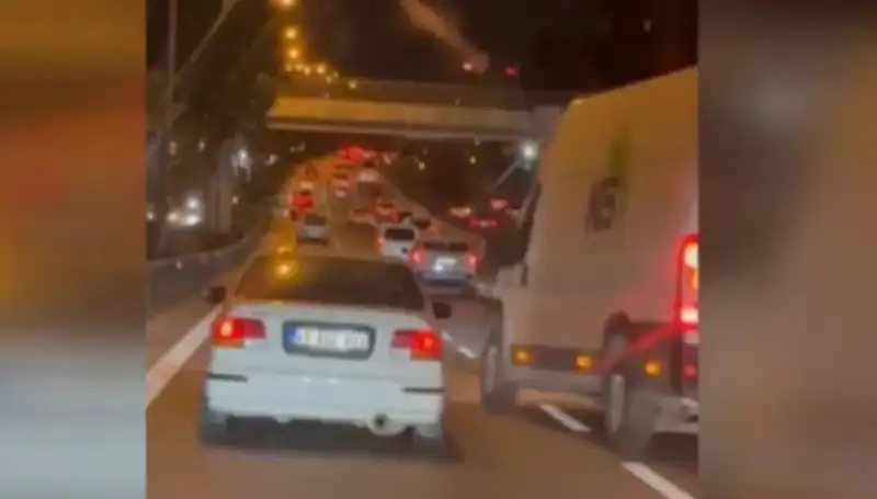 Tuzla’da Makas Terörü: Çarpıp Kaçan Sürücü Tutuklandı! Neyin Peşindeydiler?