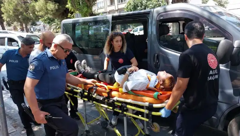 Samsun'da Feci Kaza: Minibüs Kamyona Çarptı, Yaralılar Var!