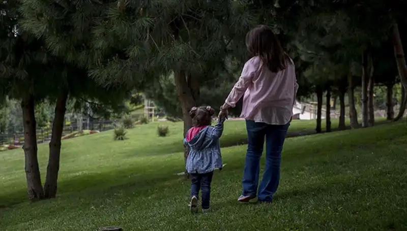 Yargıtay'dan Önemli Koruyucu Aile Kararı: Anne ve Çocuk İlişkisi Yeniden Belirlendi