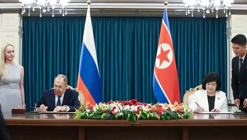 Rusya ve Kuzey Kore İlişkileri: Lavrov'dan Çarpıcı Görüşme