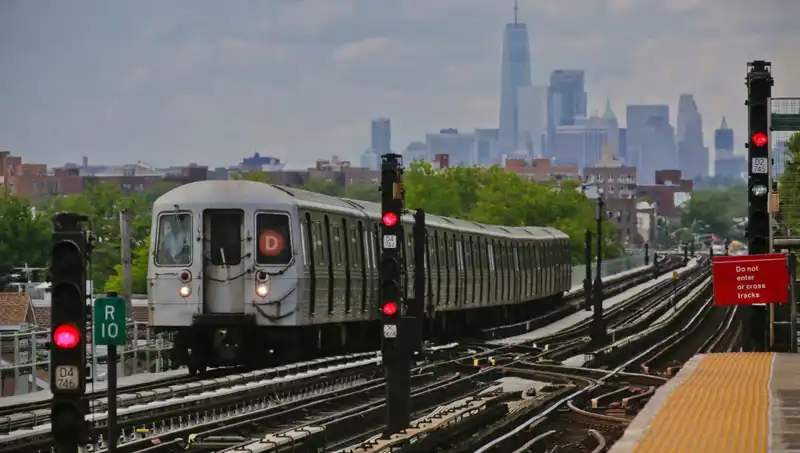 Metro Sörfü Riskleri: 15 Yaşındaki Genç Hayatını Kaybetti