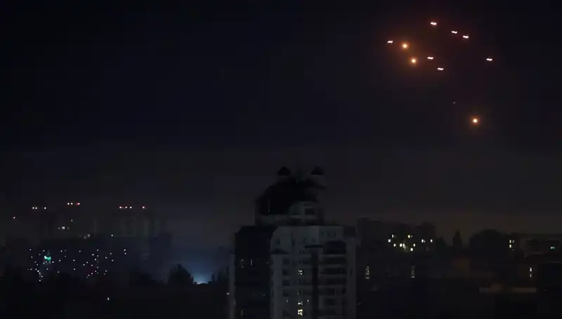 Rusya’nın Kiev’e Yönelik Hava Saldırıları ve Sumi’deki Tahliyeler: Son Gelişmeler