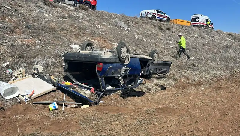 Dikkat Çekici Kaza: Otomobil Şarampole Uçtu, 7 Kişi Yaralandı!
