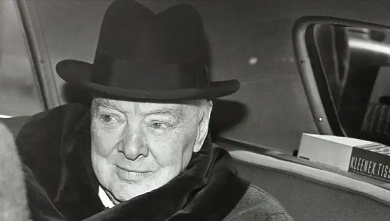 Churchill’in Bekar Evi Satışta! Tarihi Konut 3,75 Milyon Sterline Alıcı Bekliyor