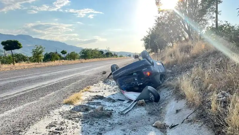 Adıyaman'da Korkunç Kaza: Otomobil Takla Attı, 3 Yaralı