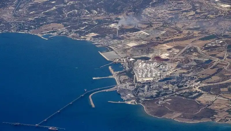 ABD Gemisi, İsrail’e Silah Taşıma Görevinde Limasol’a Uğruyor