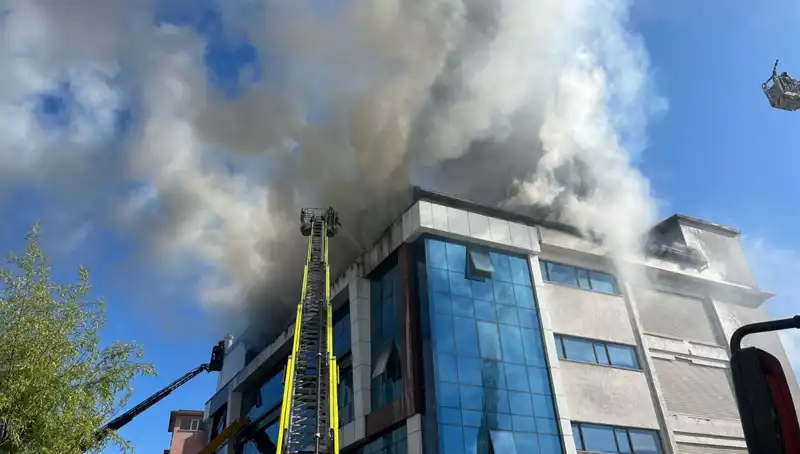Esenyurt’ta Tekstil Atölyesinde Korkutan Yangın: Olayın Ayrıntıları
