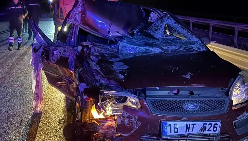 Afyonkarahisar'da TIR ile Otomobil Çarpıştı: 4 Kişi Yaralı!