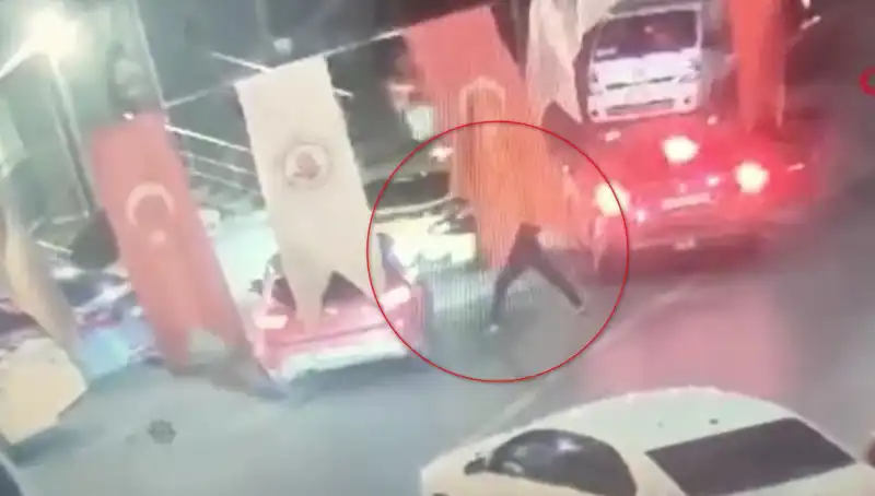 Kağıthane'de Sokak Ortasında Vahşet: Genç Adam Kurşun Yağmuruna Tutuldu