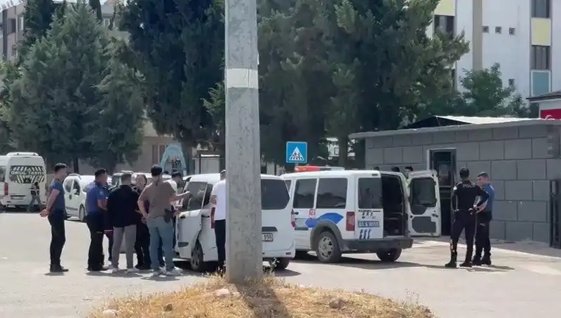Adliye Önünde Korkutan Kavga: 5 Yaralı, 7 Gözaltı