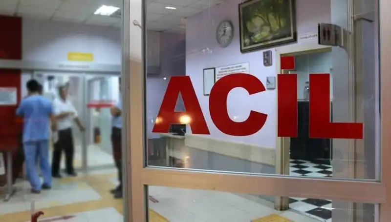 Burdur'da Bıçaklı Kavga: Bir Kişi Ağır Yaralandı, Olay Yeri Kaos İçinde