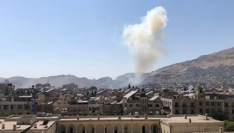 İsrail, Süveyda Kentinin Çevresini Bombardımanla Vurdu: Son Gelişmeler