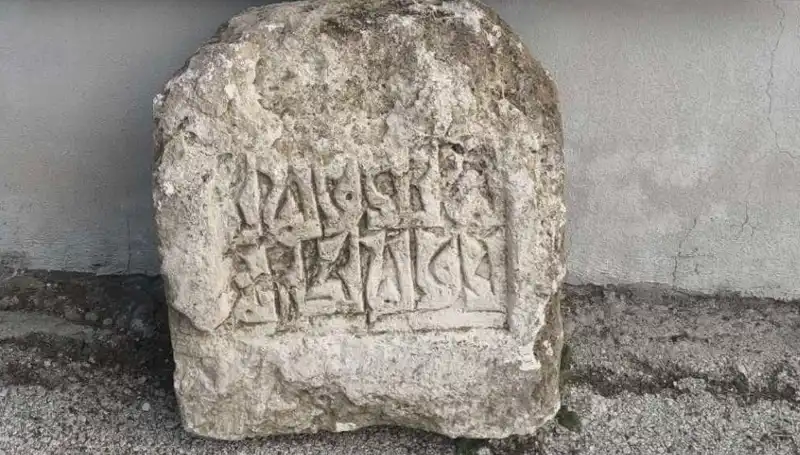 Adana'da Tarihi Eser Operasyonu: 300 Yıldan Fazla Eski Eşyalar Ele Geçirildi