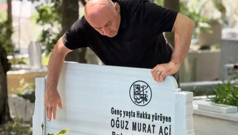 Aci Ailesinin Hüzün Dolu Babalar Günü Anısına Duygusal Bir Bakış