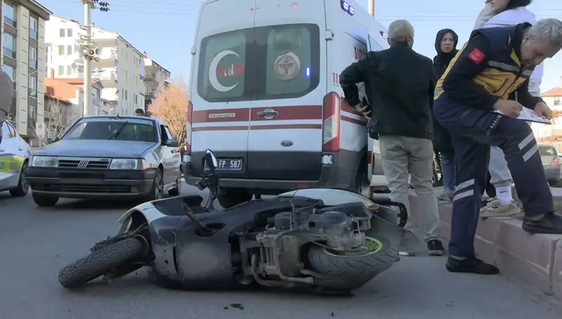 Tavşanlı'da Ani Trafik Kazası: İki Yaralı, Olayın Detayları Şok Etti