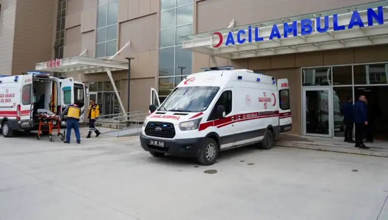 Erzincan'da Feci Kaza: Hayatını Kaybeden Biri, Üç Yaralı