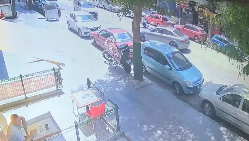 : Karşıdan Karşıya Geçerken Araba Çarptı: Kaza Anında Neler Oldu?