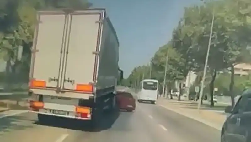 Bursa'da Kör Nokta Kazası: Trafik Güvenliğini Tehdit Eden Bir Sorun
