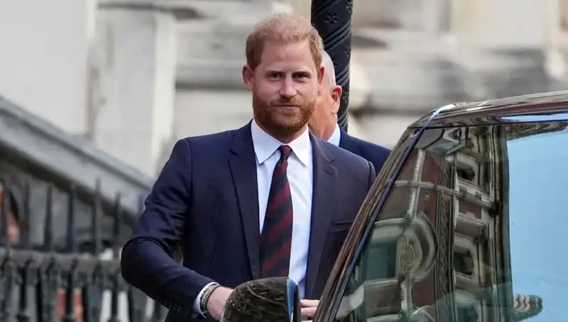 Prens Harry, Aile İlişkilerini Düzeltmek İçin Tüm Çabalarını Harcıyor