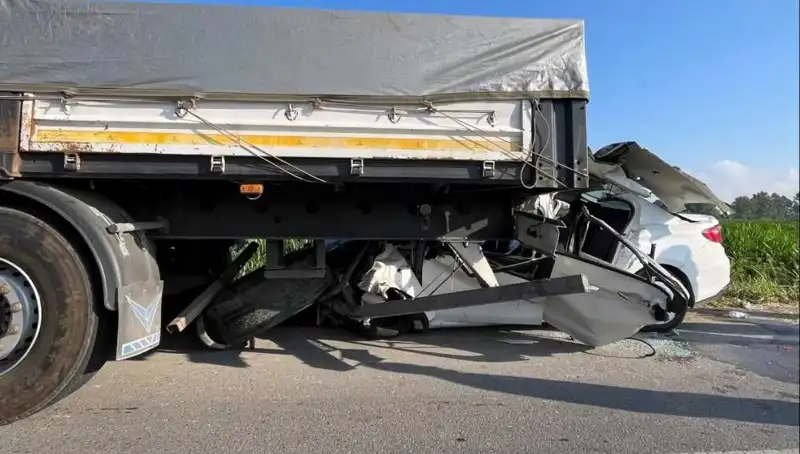 Sakarya'da Feci Kaza! Bir Kişi Hayatını Kaybetti