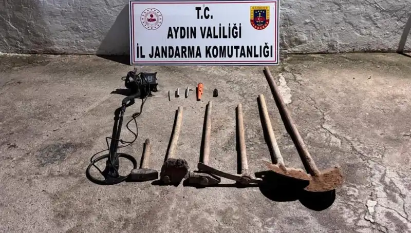 Aydın'da Kaçak Kazı Operasyonu: Suçüstü Yakalandılar!
