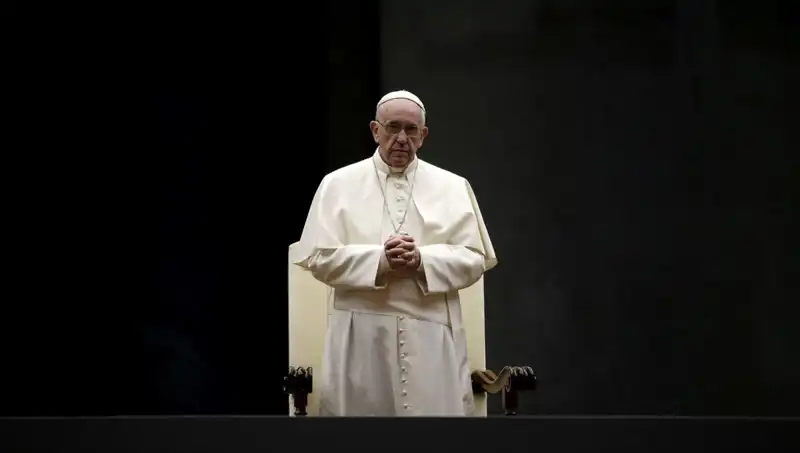 Francis: Kapıcılıktan Vatikan’a, İnanılmaz Hayatı ile Tabuları Yıkan Papa