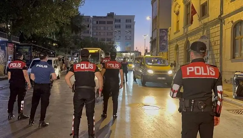 İstanbul’da Hızlı Operasyon: 4 Saat İçinde Yüzlerce Gözaltı!