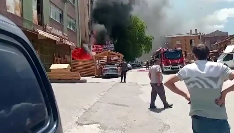 Ankara'daki Yangın Felaketi: İş Yerleri Kül Oldu!