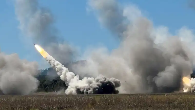 Avustralya'nın Askeri Gücünde Yeni Bir Dönem: HIMARS Atışı Gerçekleştirildi