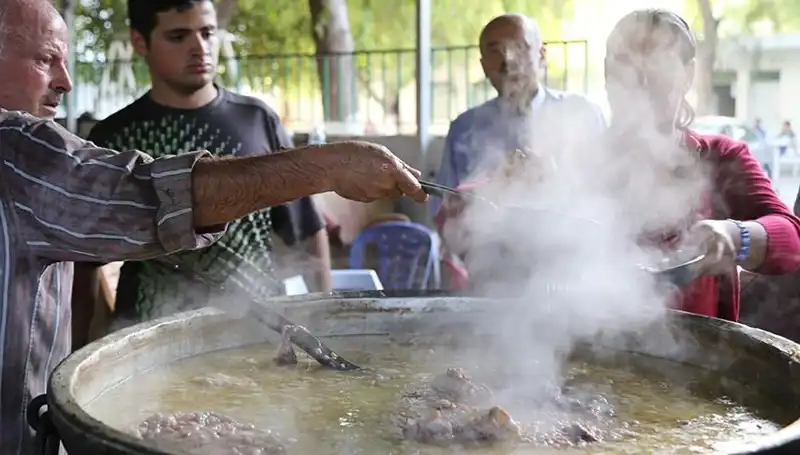 Gadir-i Hum Bayramı'nda Duygusal Kutlama Mesajları ve Gelenekler