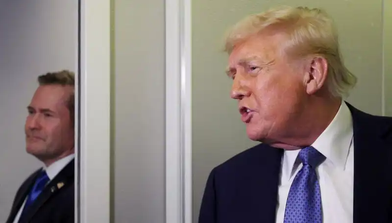 Trump’ın Görevden Alma Kararı: Mike Waltz’un Sızdırdığı Planlar Ne Anlama Geliyor?