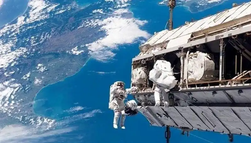 NASA ve Rusya Uzay İstasyonu İçin Tarihi Bir Anlaşmaya İmza Attı