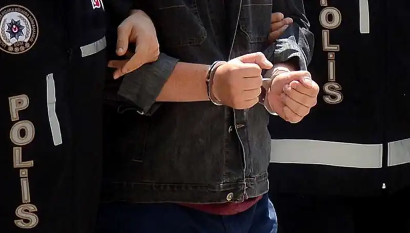 Kayseri'de Yasa Dışı Silah Operasyonu: İki Zanlı Suçüstü Yakalandı