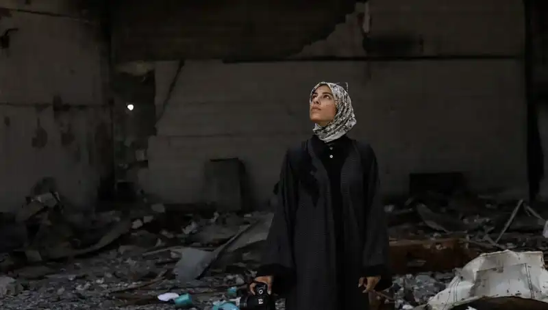 Gazze’deki Cesur Foto Muhabir Fatma’nın Anıları ve Gazetecilik Mücadelesi