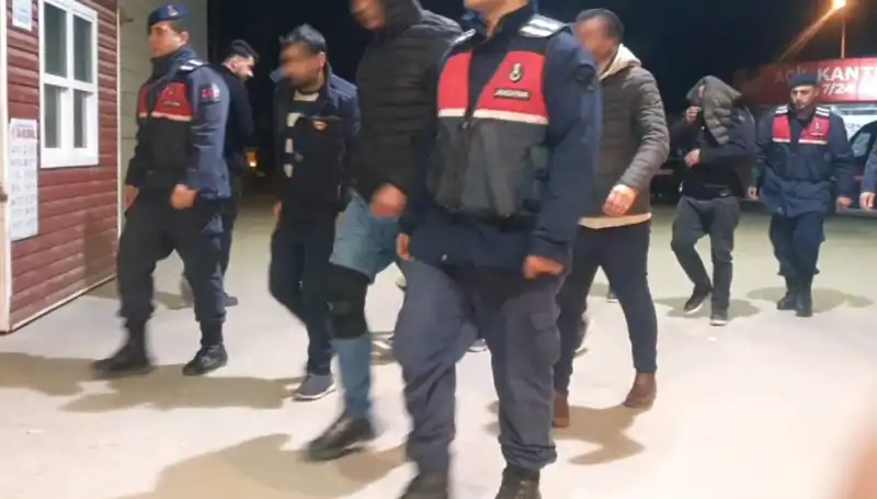 Uyuşturucu Partisi için Bağ Evine Gelen Akılalmaz Baskın!