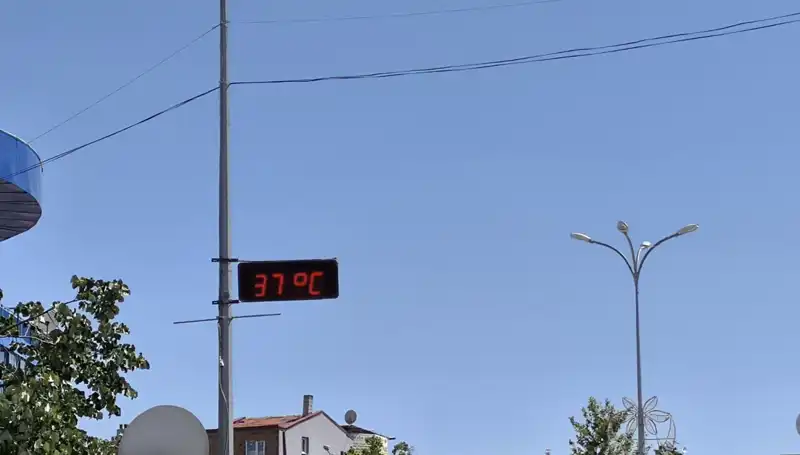 Sıcakların Zirveye Ulaşması: İlçede Termometreler 38 Dereceyi Geçti