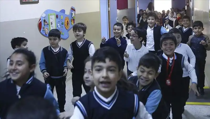 2025'te Okullar Ne Zaman Açılıyor? Tatil Takvimi Açıklandı!