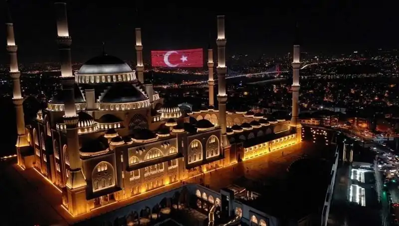Bu Akşam Kuraklık ve Şehitler İçin Yüzlerce Dua Yükselecek